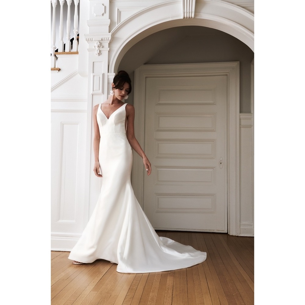 Kelly Faetanini Ivory Mermaid Wedding Dress‎ Low Back Buttons 17-290-M Size 10